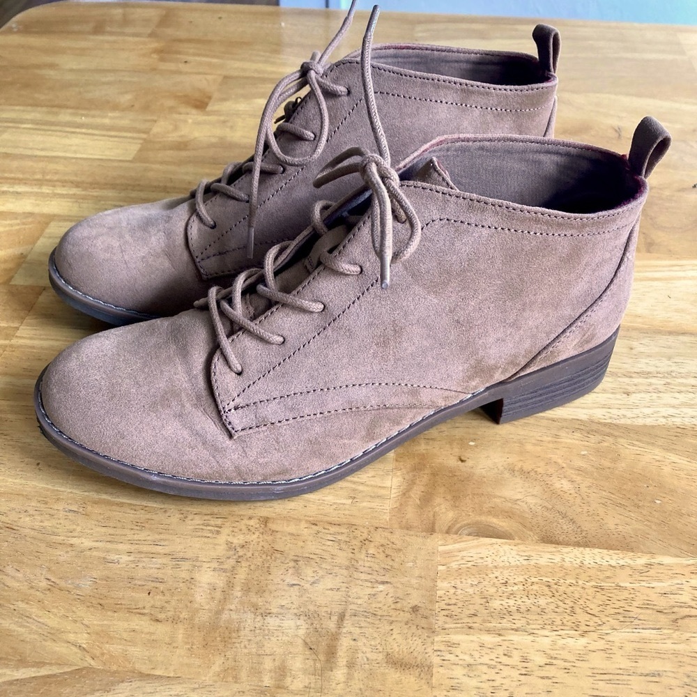 Makalu California women’s lace up caramel booties seize 9/1
